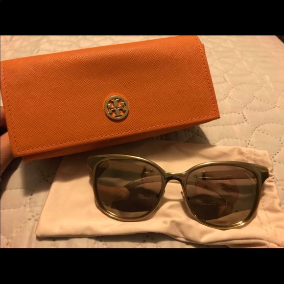 Tory Burch sunglasses - Picture 3 of 3